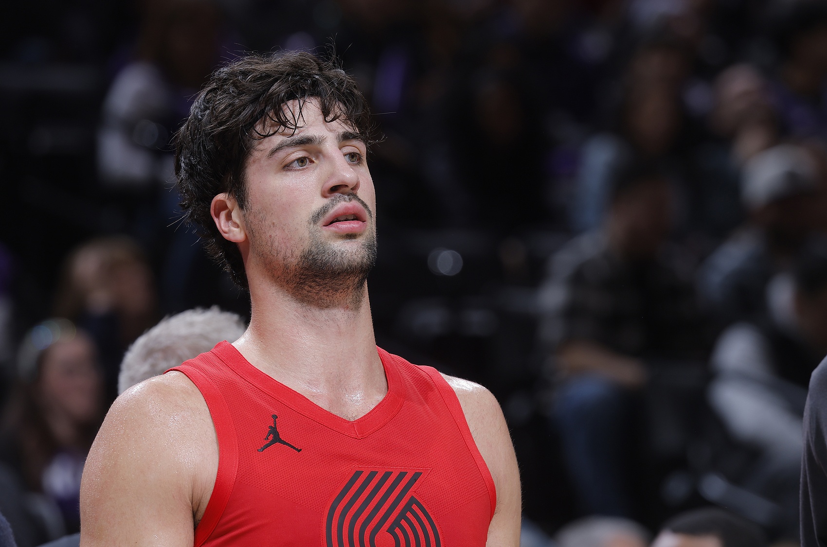 开云入口-把锅背好!阿夫迪亚19中7&三分12投仅2中 还有7失误!